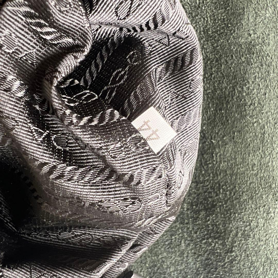 バッグ PRADA leather messenger bag black