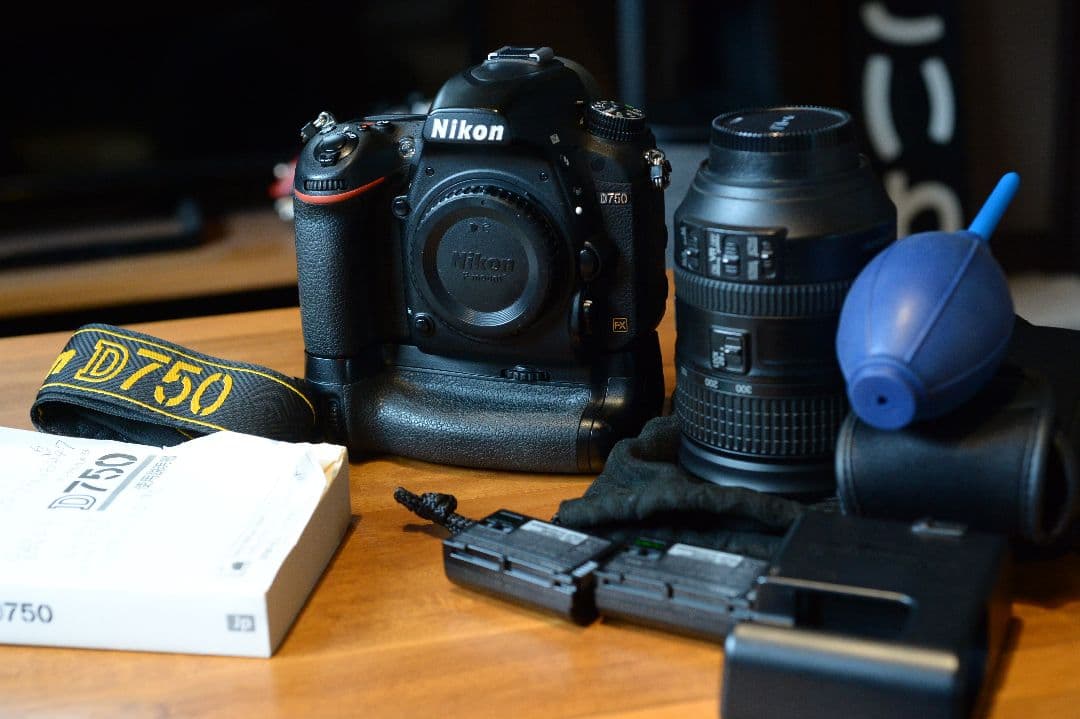 ニコンD750, バッテリーパック、28～300mmズームレンズその他一式セット