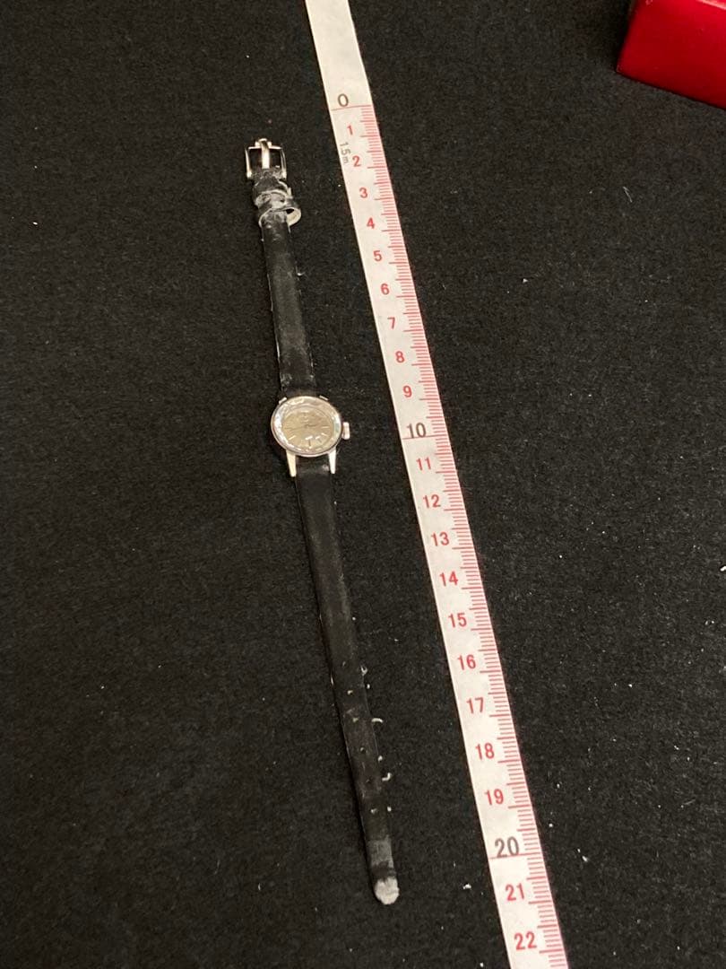 オメガ OMEGA カットガラス 手巻き シルバー 2針 腕時計