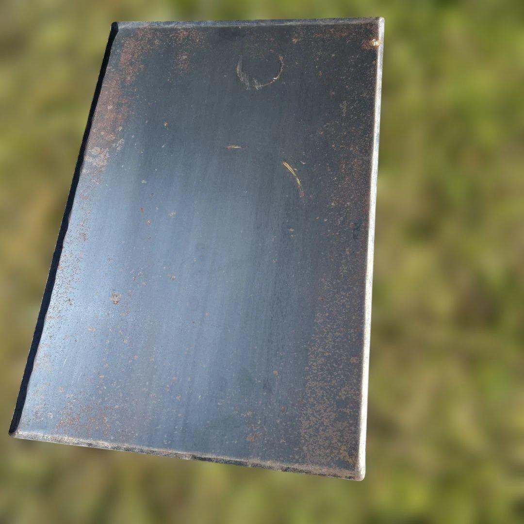 チプラスタジオ金属製シンプルテーブル