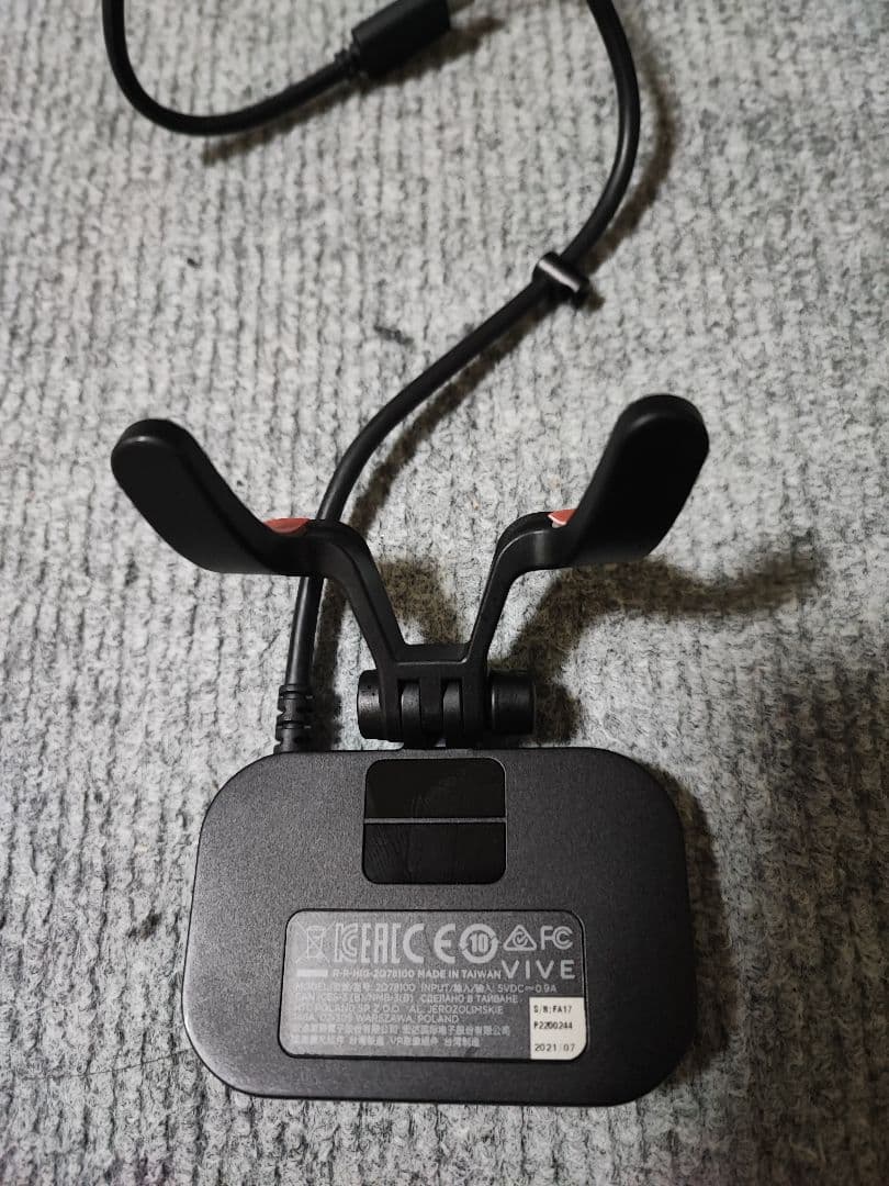 VIVE Facial Tracker 箱付き