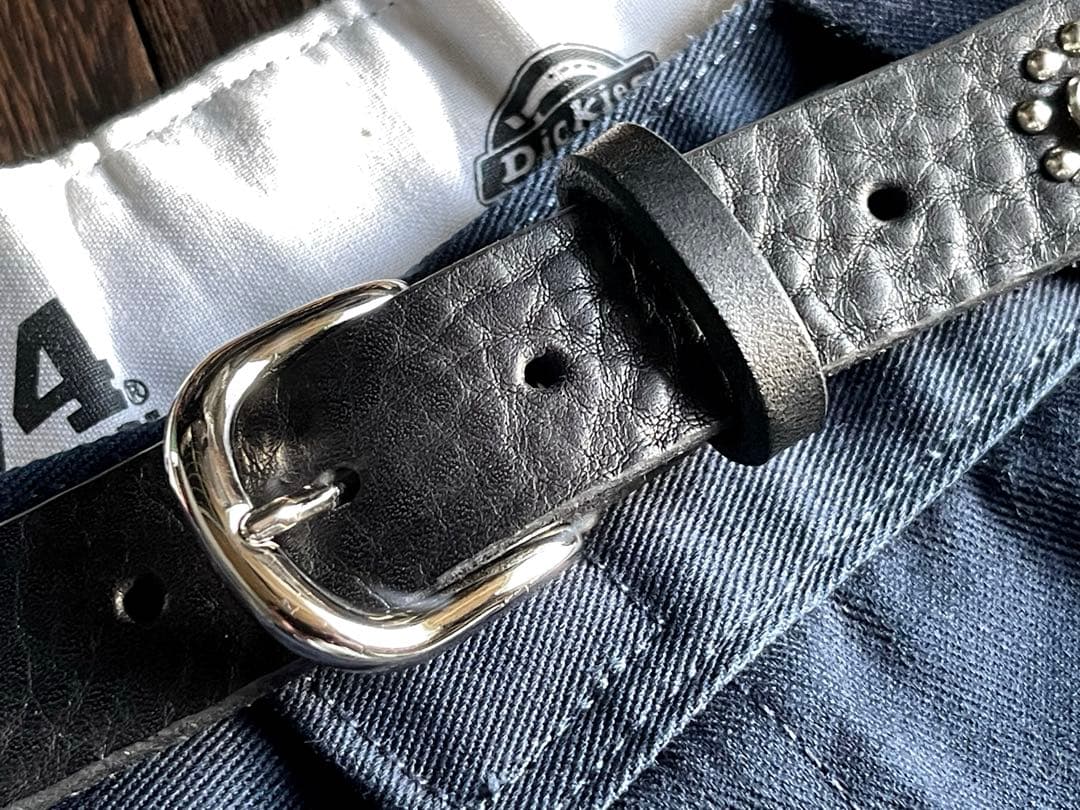 スタッズナローロングベルト　2.4cmシルバーシボ　フラワー　HTC CALEE