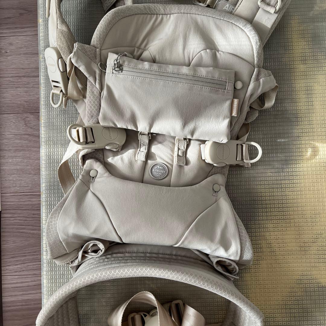 AIRBUGGY 抱っこ紐 ベージュ 収納ポケット付き