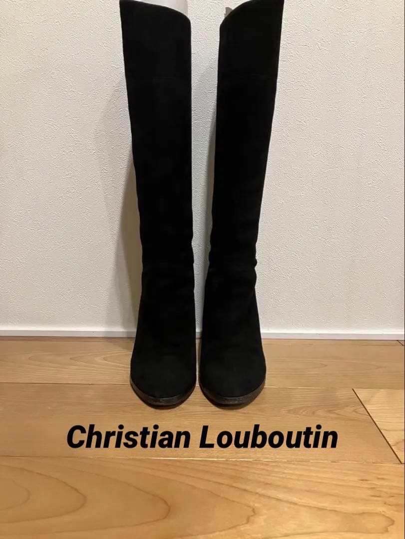 Christian Louboutin黒スウェードsize35ハーフ