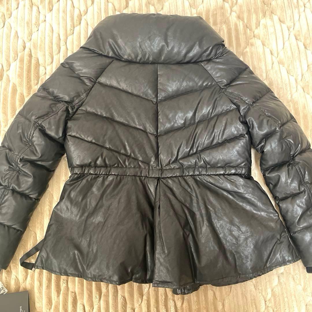 【タグ付未使用】ルイルエブティック フェイクレザー ペプラムダウンジャケット S