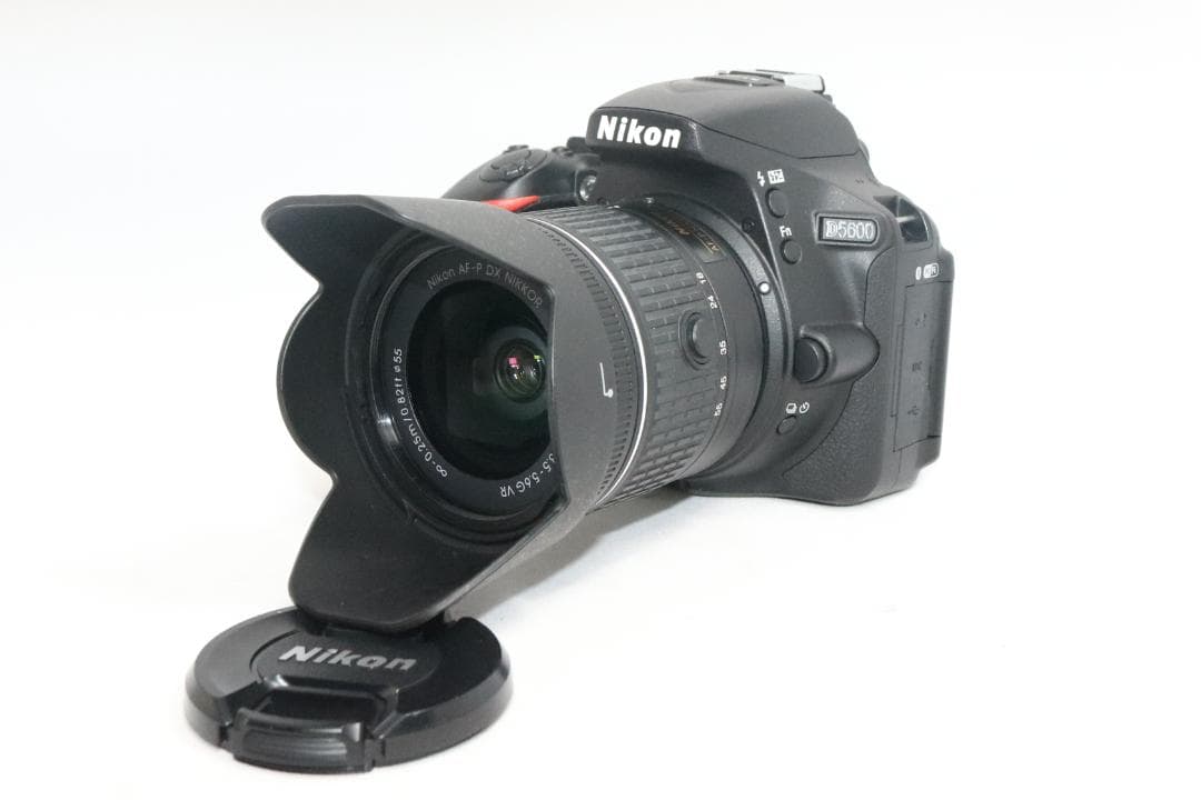 新品級 ⭐初心者完全セット！S回数767回⭐Nikon D5600 ⭐一眼レフ