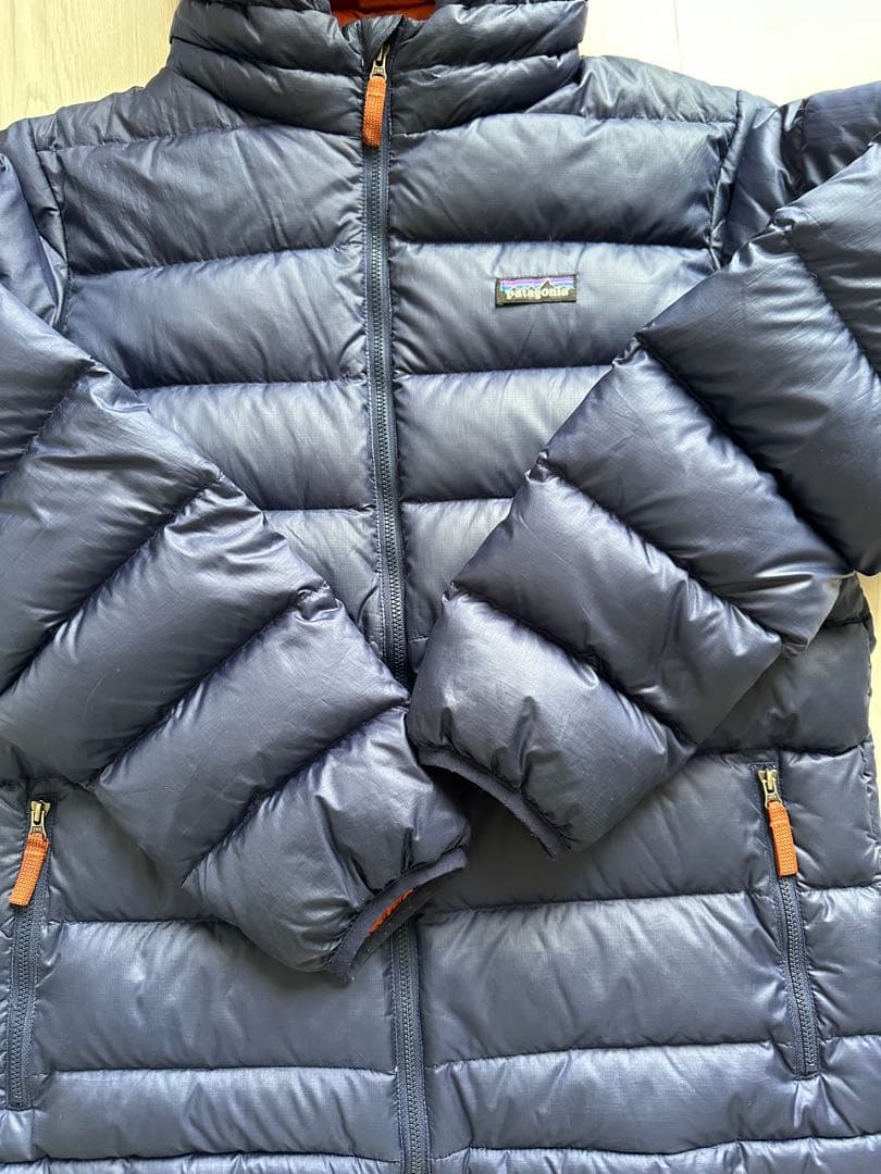 パタゴニア キッズ ハイロフト ダウン セーター フーディ XXL ネイビー