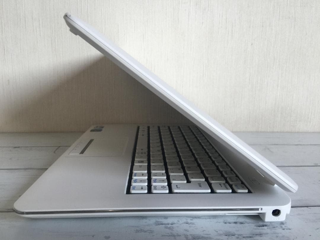 FRONTIER FRNV105 11.6型TFT液晶　 薄型・コンパクトPC