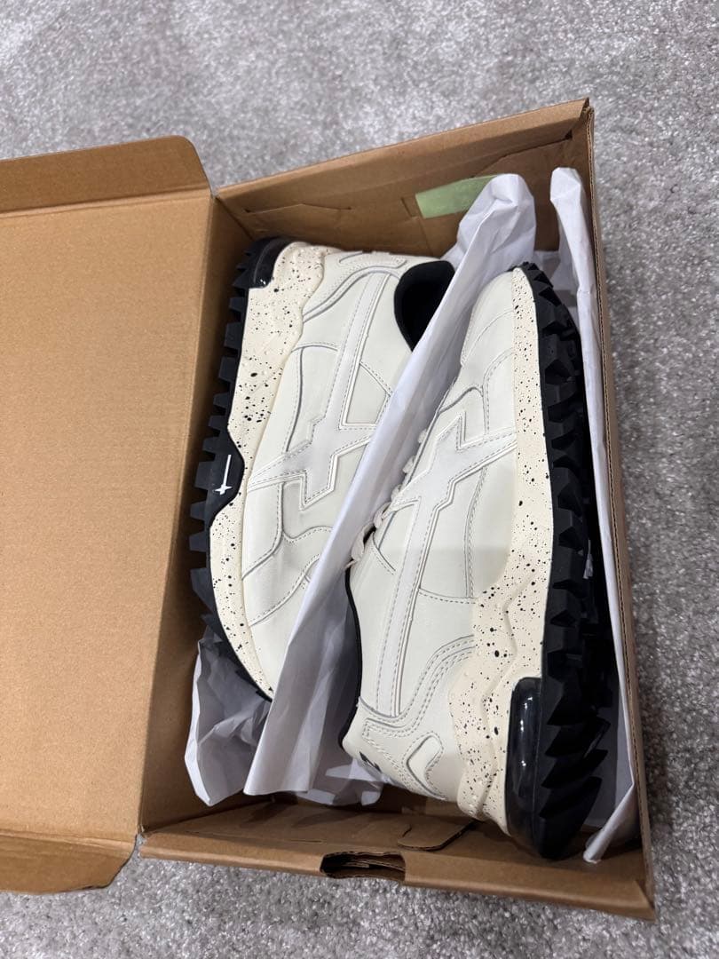 【新品未使用】W6YZ BREEZEスニーカー