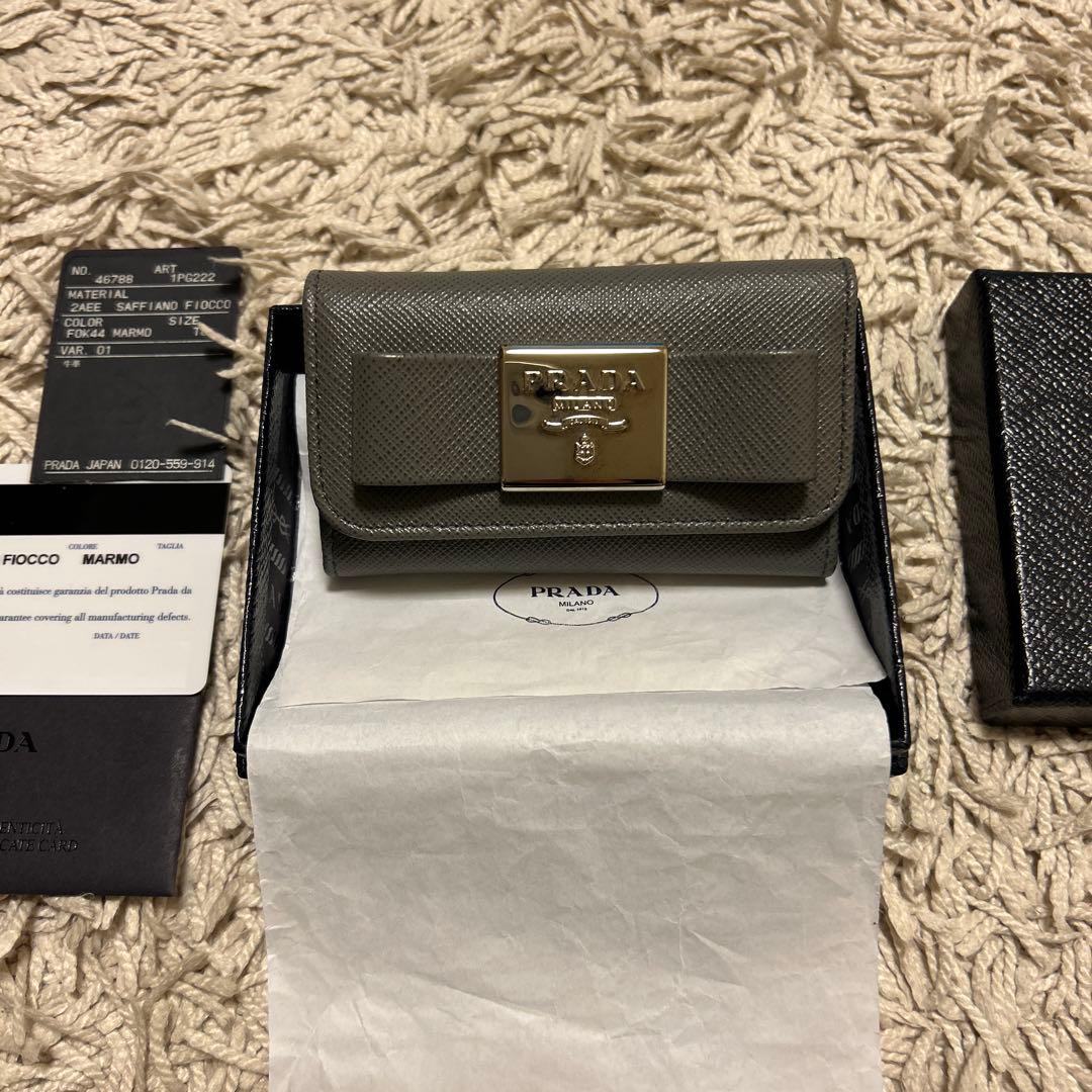 PRADA キーケース マルモ　シルバー　リボン　未使用　新品　グレー