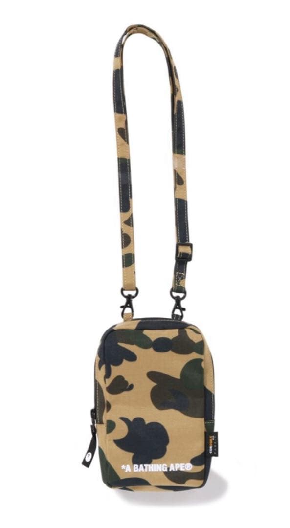 A BATHING APE ショルダーバッグ　カモ柄