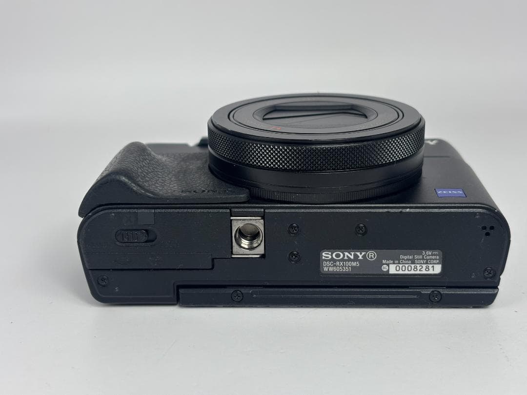 デジタルカメラ Sony Cyber-Shot DSC-RX100M5