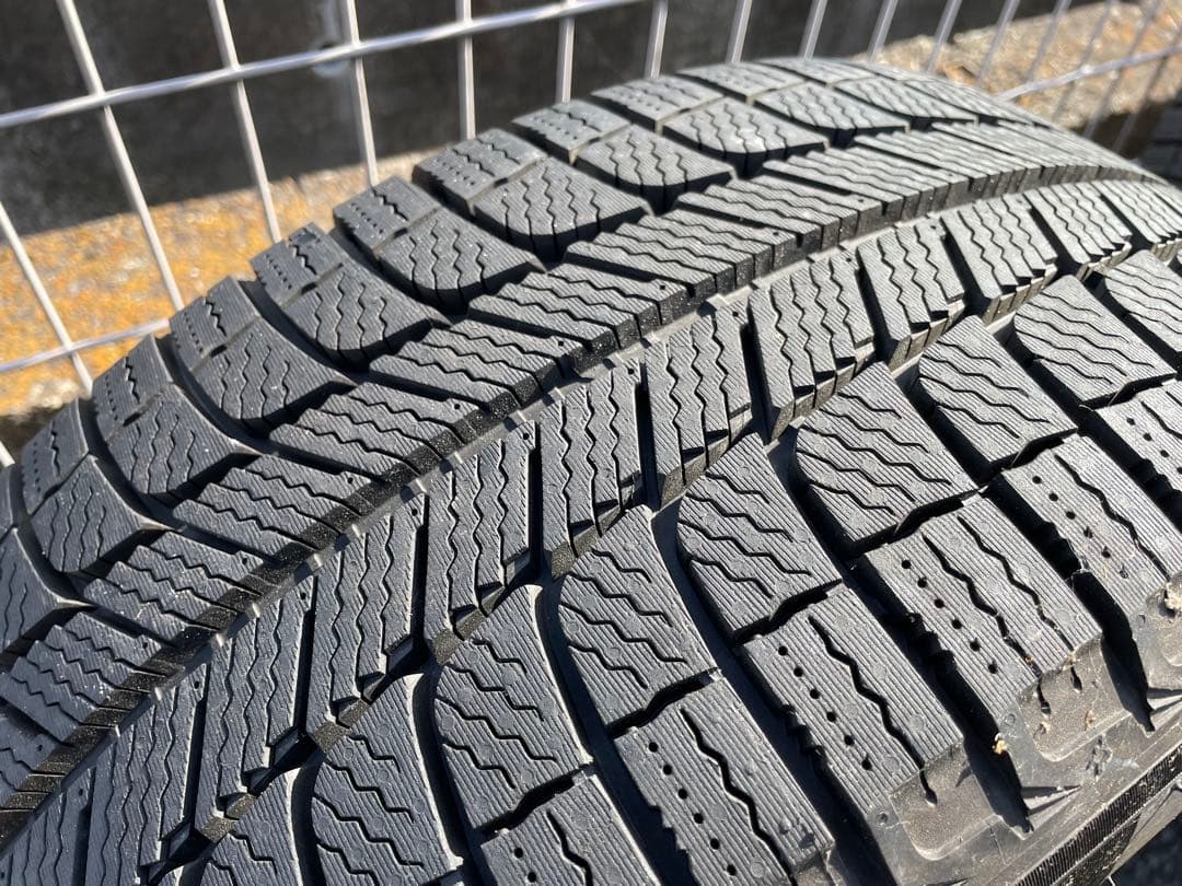 走行3千キロ未満 スタッドレスセットベンツCクラス Aクラス