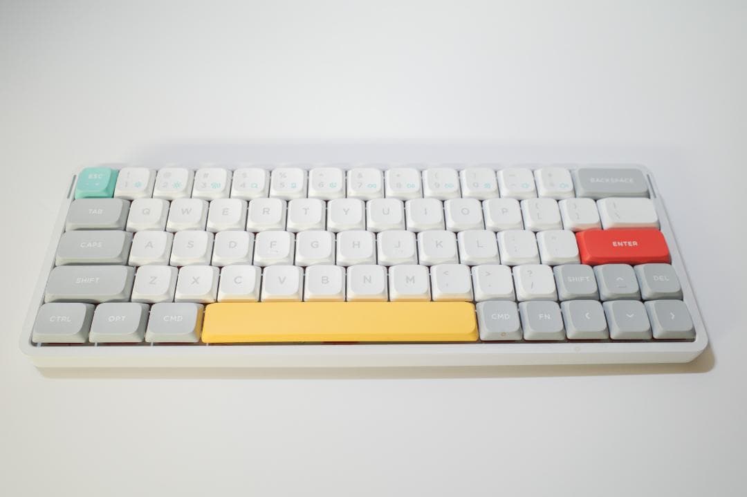 NuPhy Air60 V2 メカニカルキーボード（キーボードケース付き）