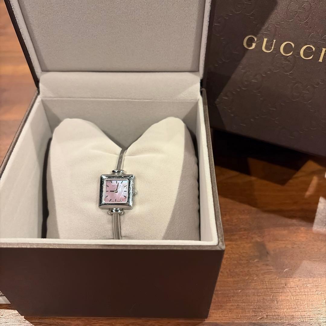 GUCCI ステンレススチール ピンク腕時計
