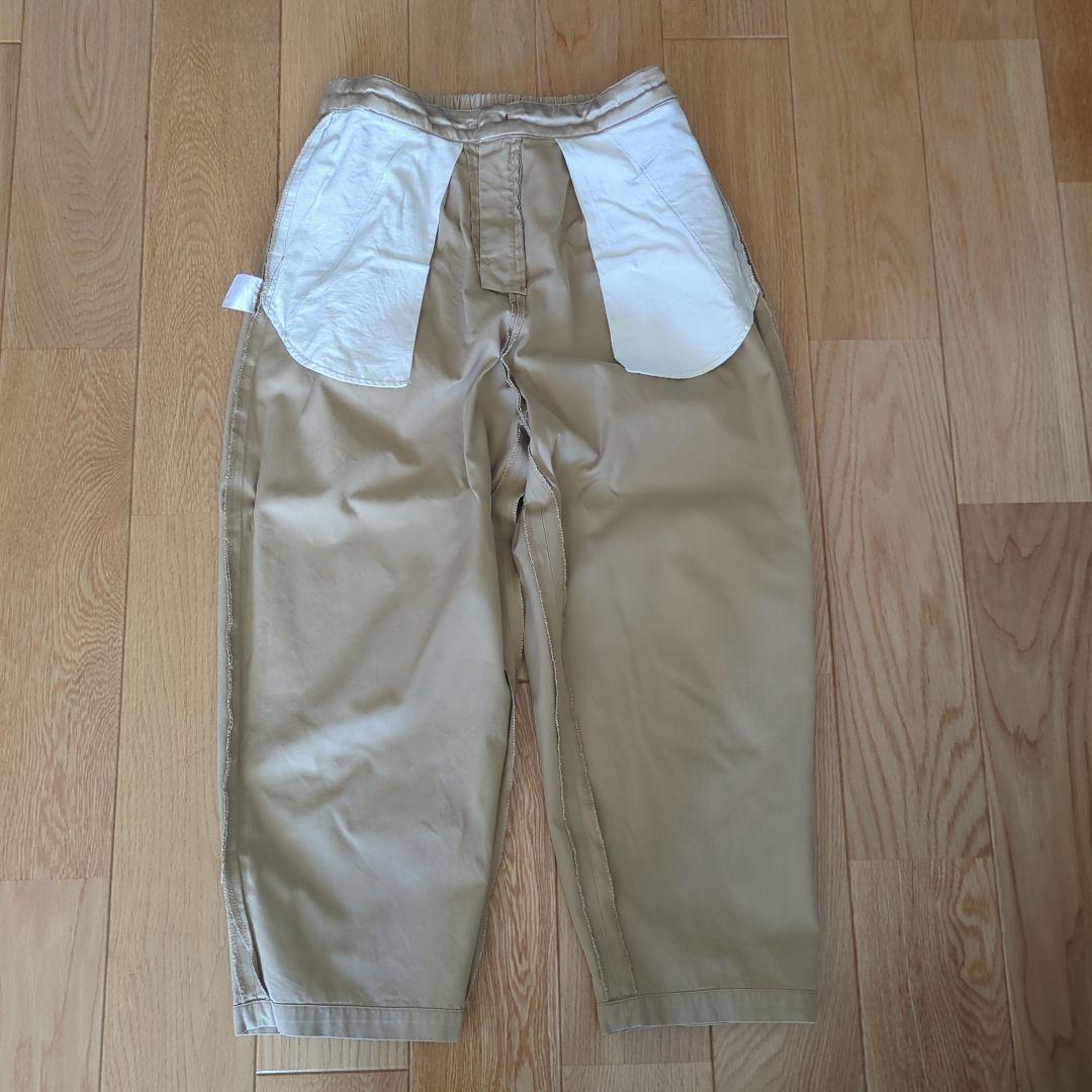 ポルテデプトン　コクーンシルエットのチノパンツ