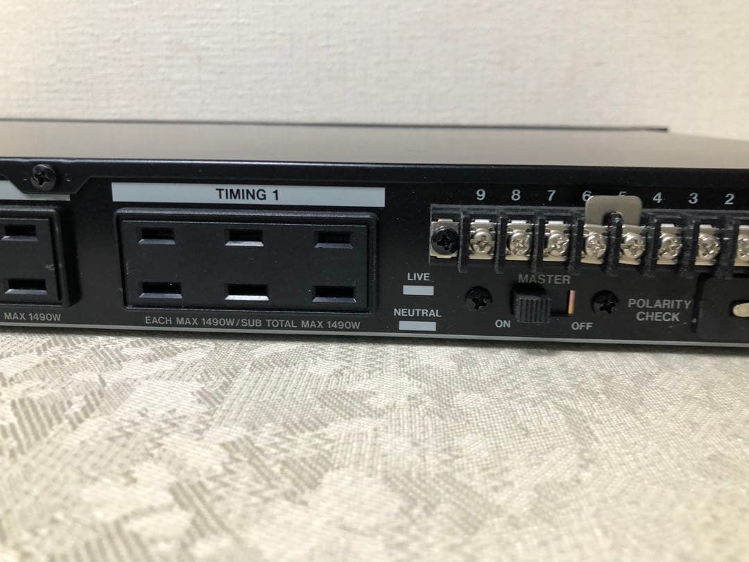 Tascam AV-P2800 安定化電源 タスカム