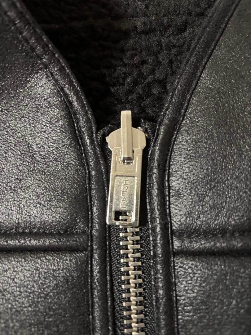 ジャケット・アウター Supreme Reversible Faux Shearling vest