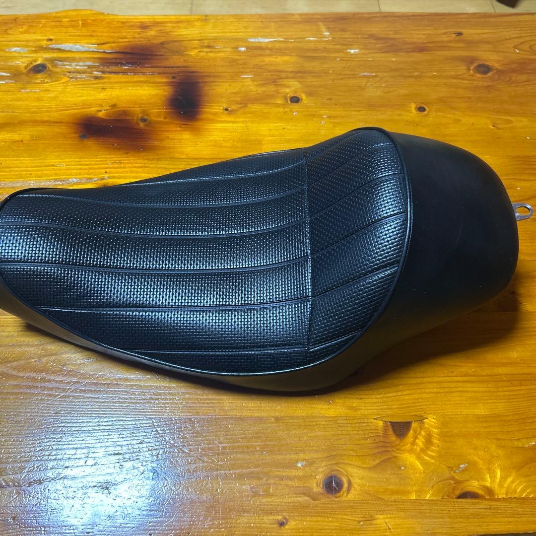 グリーミングワークス製　スポーツスターXLシート　10〜21年式対応