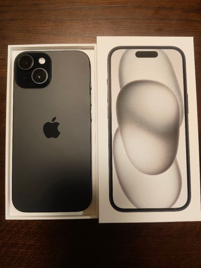 【中古美品】Apple iPhone 15 スペースグレー 本体