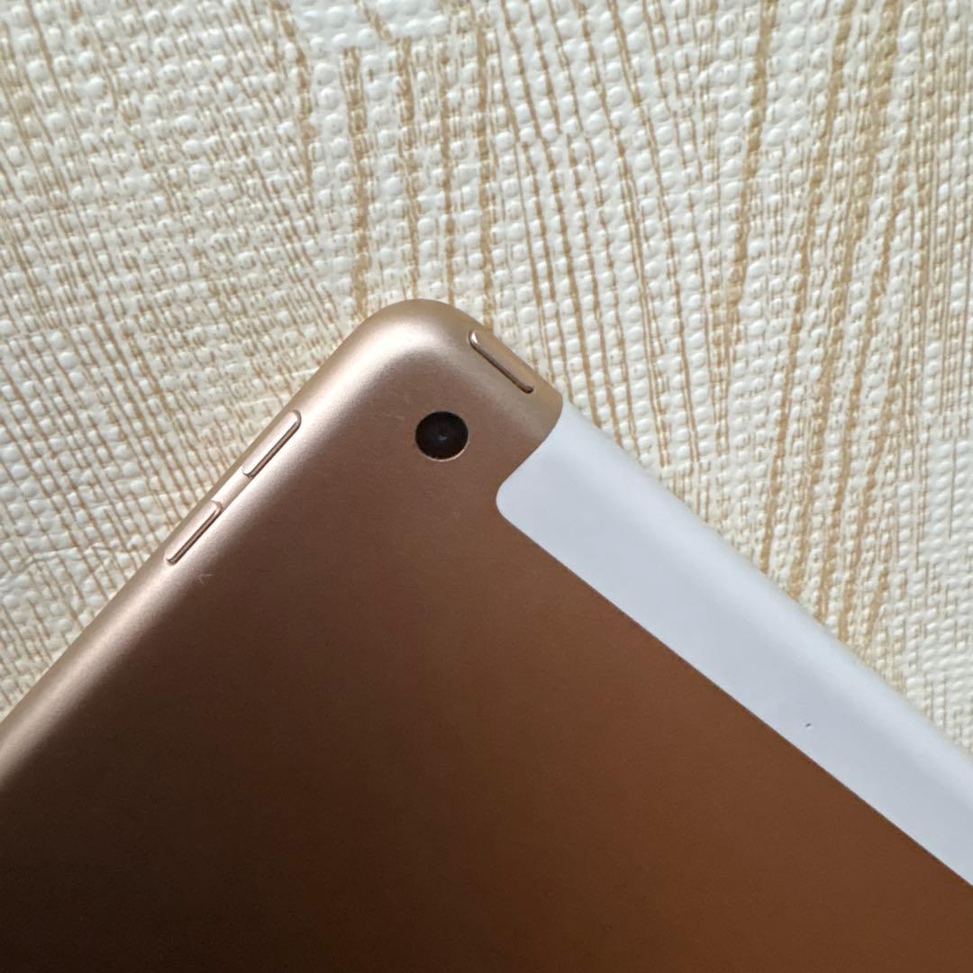 M*様 iPad 第5世代 32gb wi-fi+cellularゴールド 本体