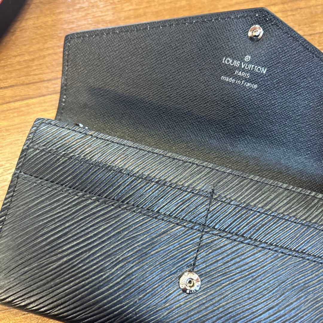 LOUIS VUITTON エピレザー ブラック長財布