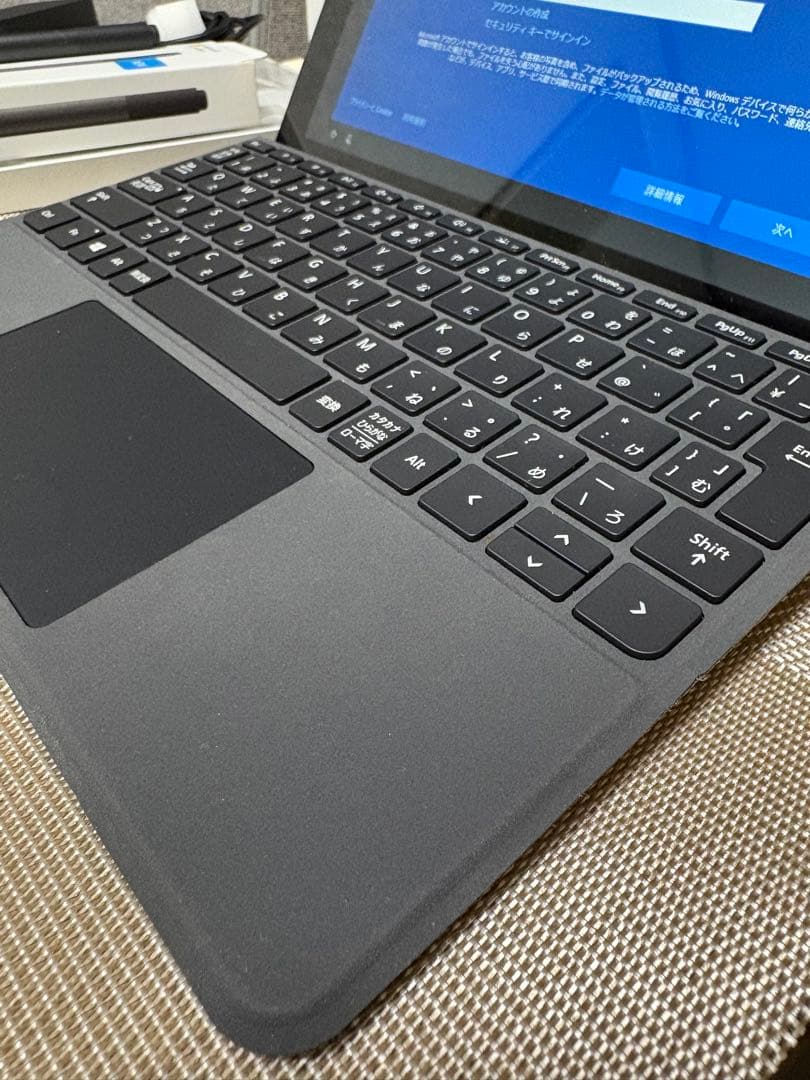 Microsoft Surface Go 本体 + キーボードカバー + ペン
