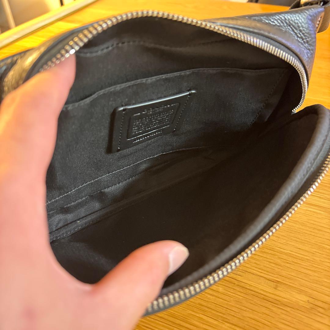 【美品】COACH ブラック ボディバッグ　ポーチ付き