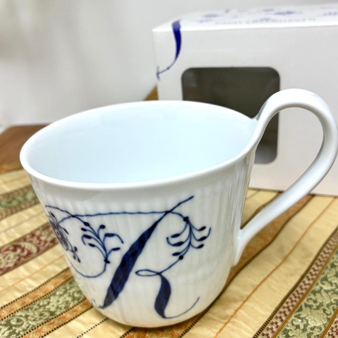 新品未使用　ロイヤルコペンハーゲン　ブルーフルーテッド　イニシャル【R】カップ