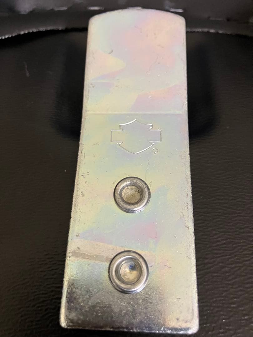 ハーレー　M8 ソフテイル　純正　シート　サンダウナー　ベルト付　美品