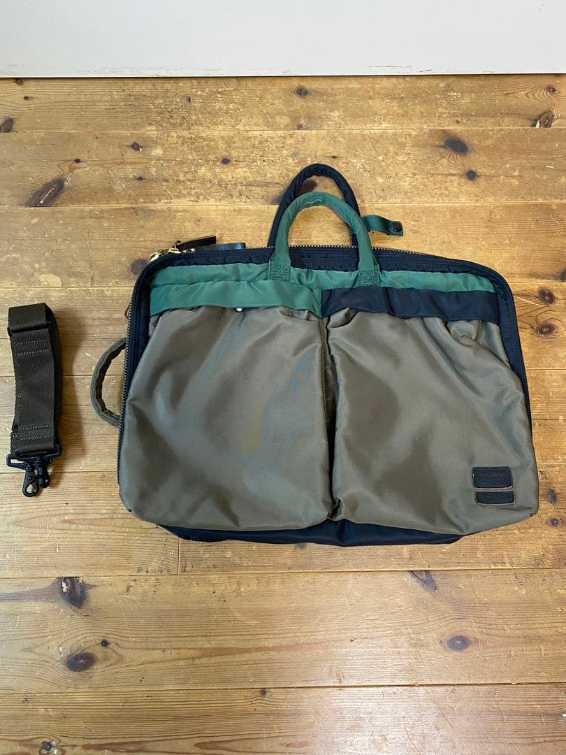 マルニ×ポーターの3wayブリーフケース