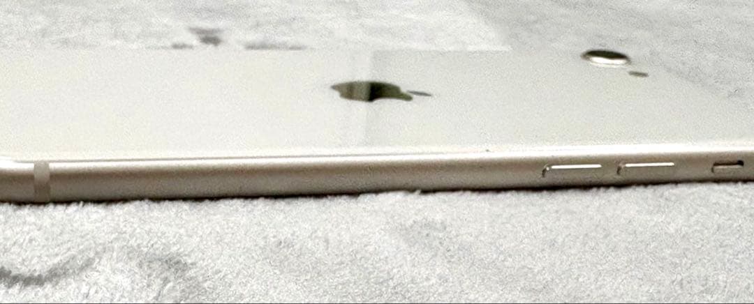 【美品】Apple iPhone SE第3世代本体StarlightSIMフリー