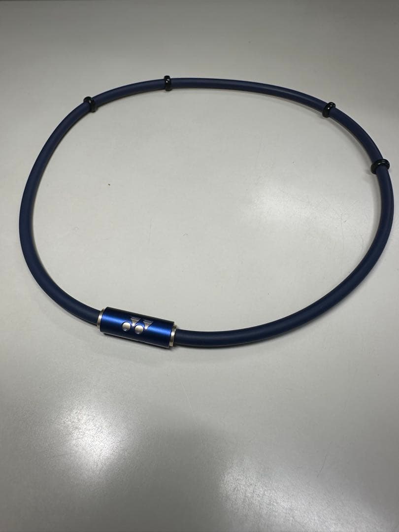 【直営限定色】V4パワーネックレスネオプラスYOX00024 ネイビー/ゴールド