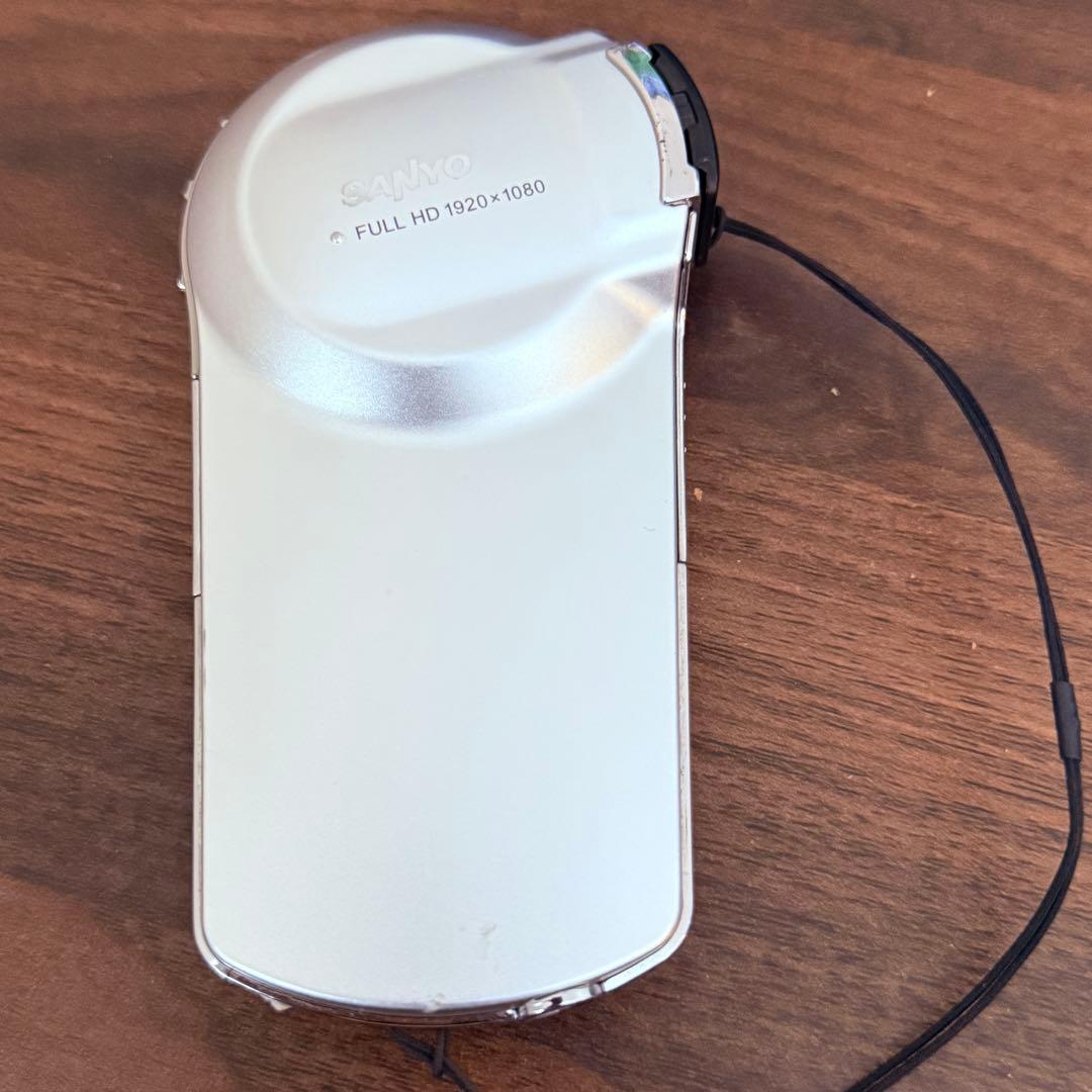 SANYO Xacti DMX-CS1 フルハイビジョンムービーカメラ シルバー