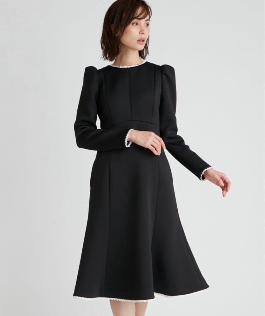 【新品未使用✨】CELFORD Aライン ワンピース Sサイズ ブラック