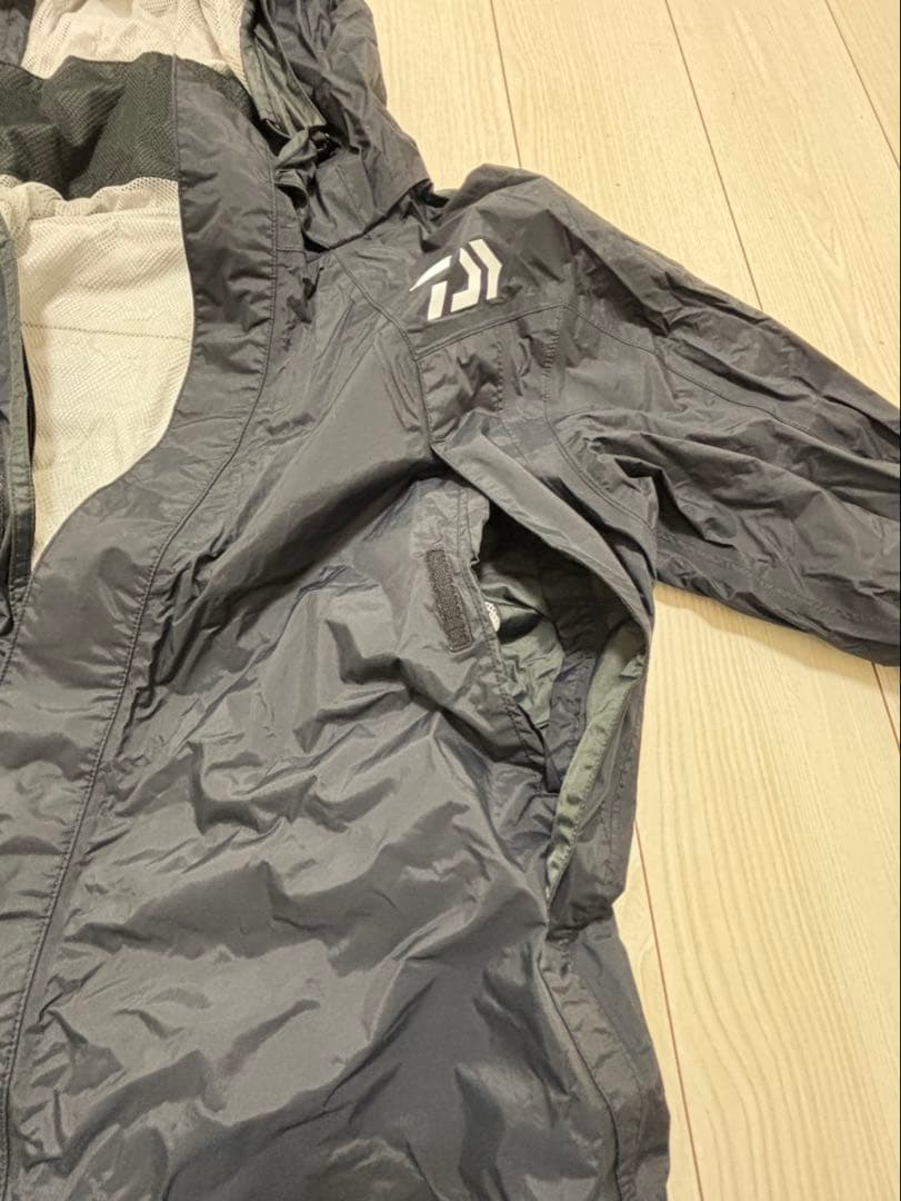 送料無料⭐︎Daiwa 防水レインウェア ブラック