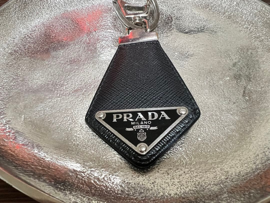 PRADA サフィアーノレザーキーホルダー