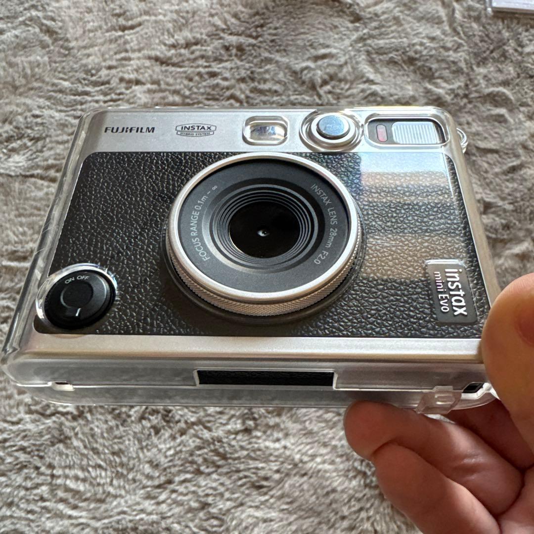 FUJIFILM instax mini Evo 本体と付属品