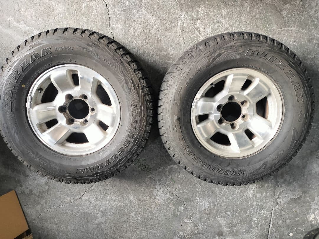 BS ブリザック 16インチタイヤセット　スタッドレス　ランクル　サーフ