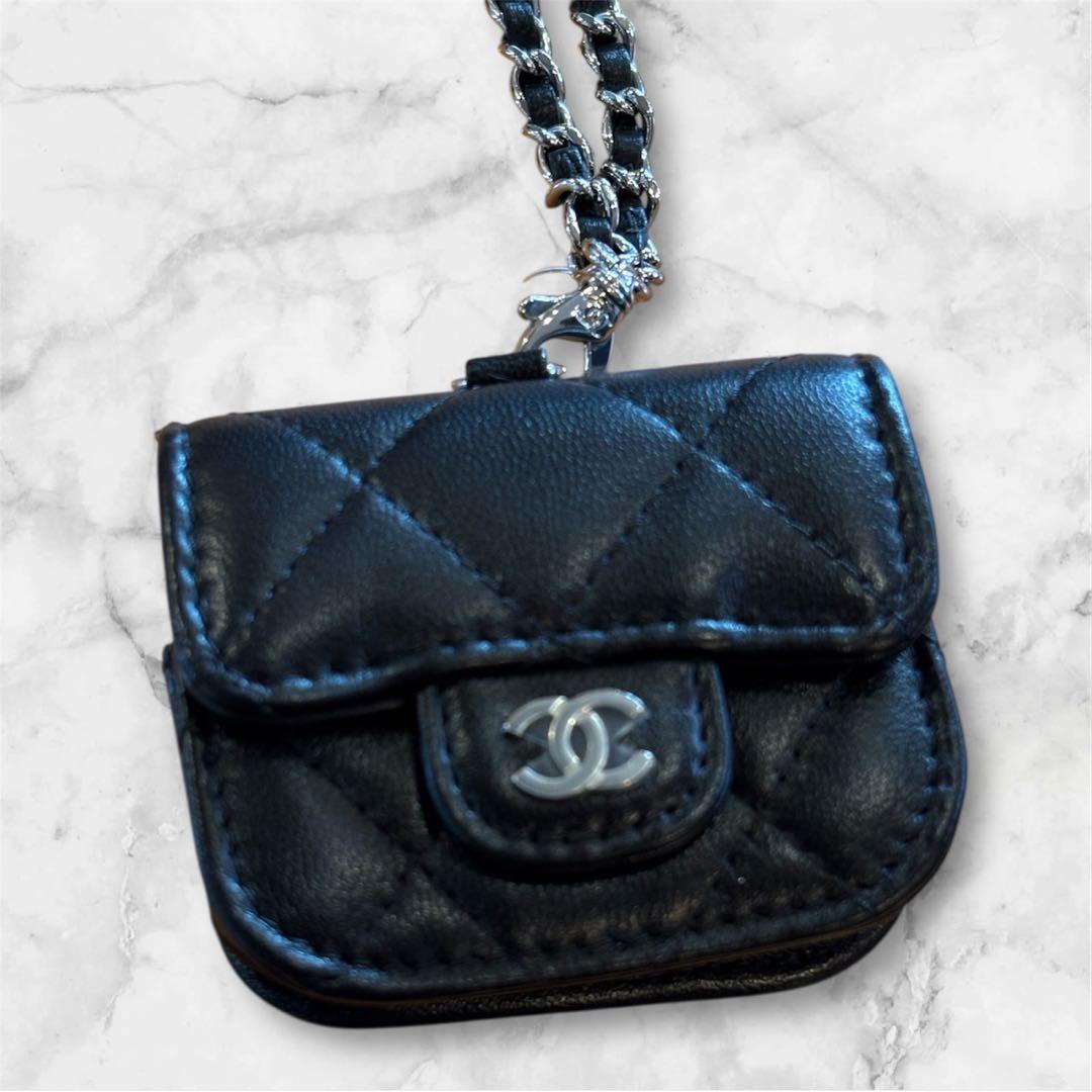 Chanel airpodsケース　チェーンストラップ付き