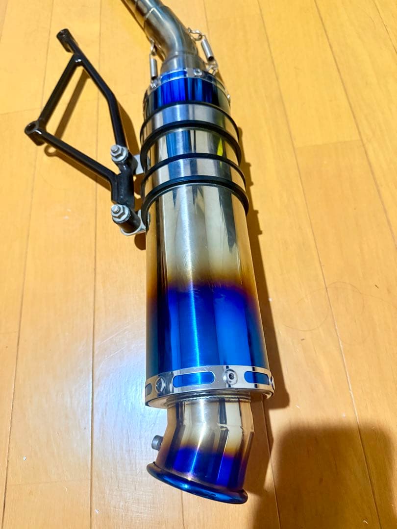 PCX jk05ステンレス製マフラー 青と銀のグラデーション