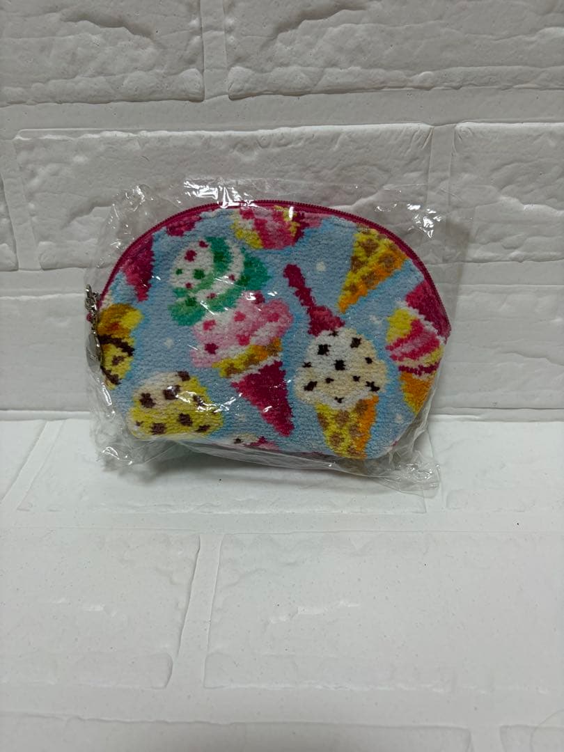 LOVERARY BY FEILER 31 サーティワン　ポーチ