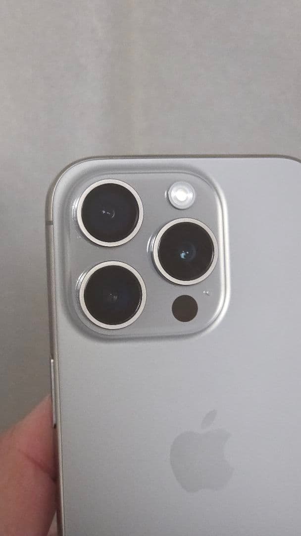 iPhone15Pro 256GB ナチュラルチタニウム SIMフリーケース付き