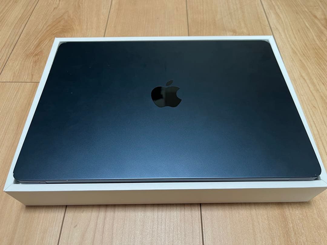 MacBookAirM2 13インチ2022 512GB【キーボード凹み動作可】