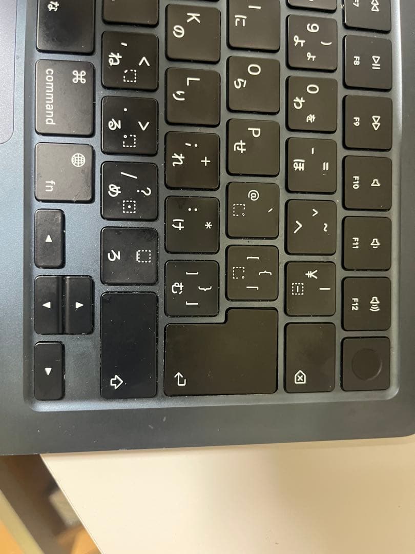 MacBookAirM2 13インチ2022 512GB【キーボード凹み動作可】