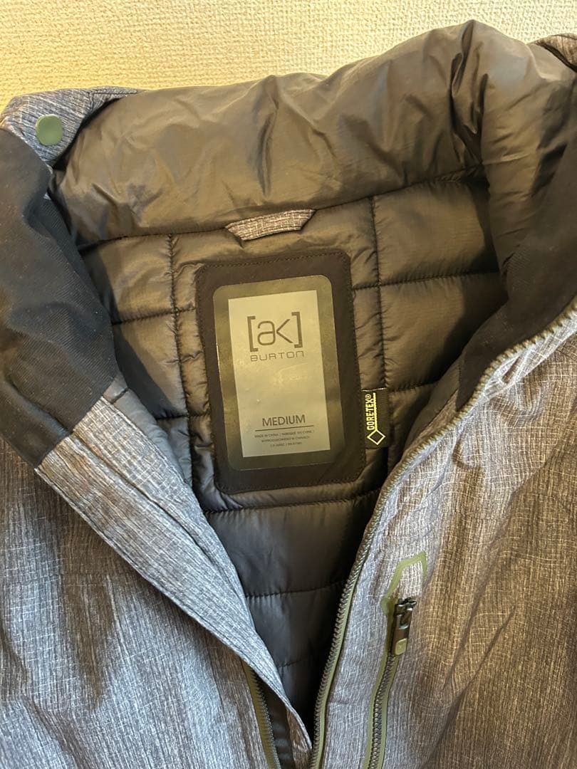 burton ak ジャケット　Mサイズ　メンズ