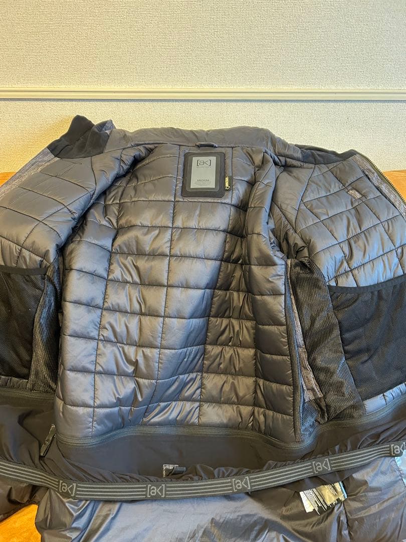 burton ak ジャケット　Mサイズ　メンズ