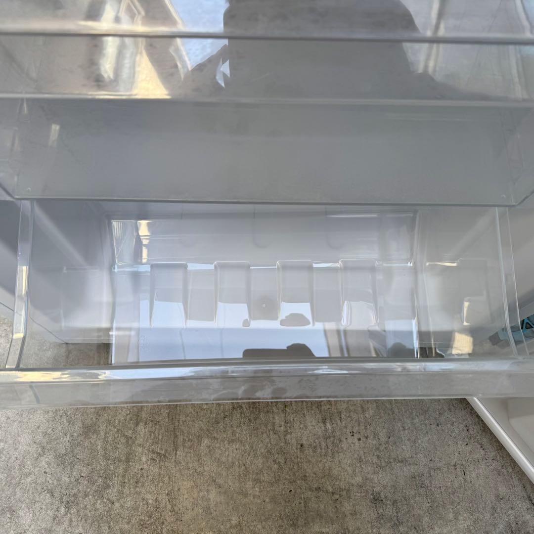 178⭐️2024年製★ほぼ新品★アイリスオーヤマ　冷蔵庫　自動製氷大型300L