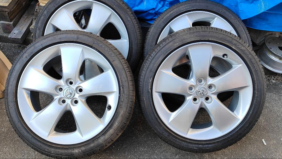 み*ぃ様 トヨタ プリウス純正　17インチホイールセット
