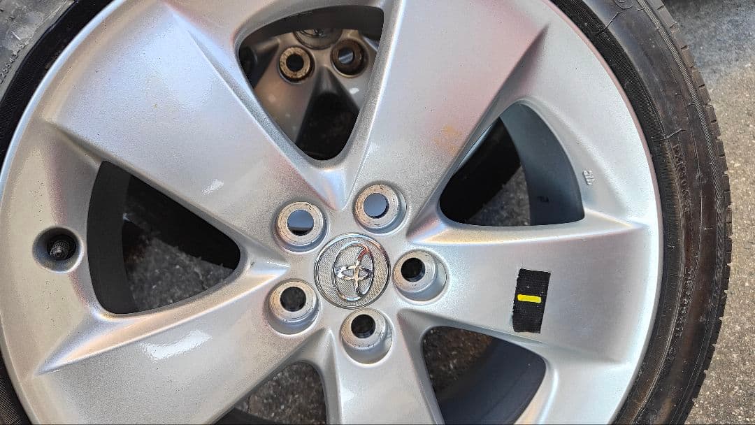 み*ぃ様 トヨタ プリウス純正　17インチホイールセット